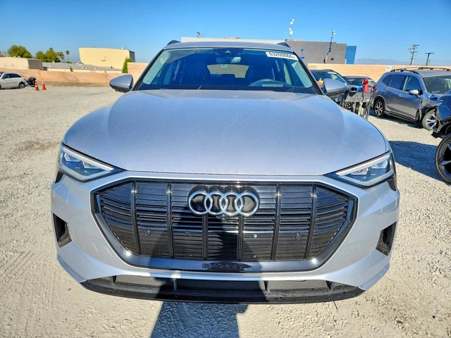 Audi E-Tron * PRESTIGE* QUATTRO* - автомобили, коли, обяви за нови и употребявани 1