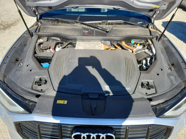 Audi E-Tron * PRESTIGE* QUATTRO* - автомобили, коли, обяви за нови и употребявани 6