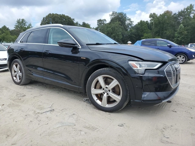 Audi E-Tron * PREMIUM* PLUS* QUATTRO* - автомобили, коли, обяви за нови и употребявани 2