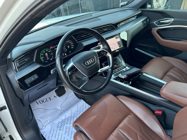 Audi E-Tron 55* SOH 95%* 1-ви собственик* - автомобили, коли, обяви за нови и употребявани 10