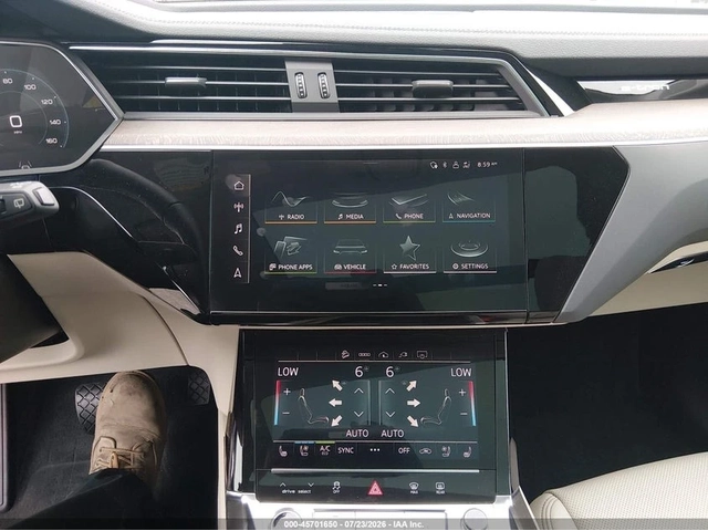 Audi E-Tron Premium Plus quattro - автомобили, коли, обяви за нови и употребявани 13