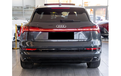 audi-e-tron-e-tron-50-quattro - 5