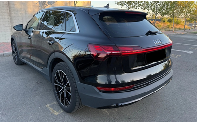 audi-e-tron-e-tron-50-quattro - 2