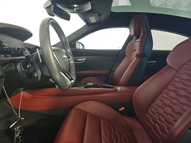 Audi E-Tron GT quattro Prestige - автомобили, коли, обяви за нови и употребявани 5