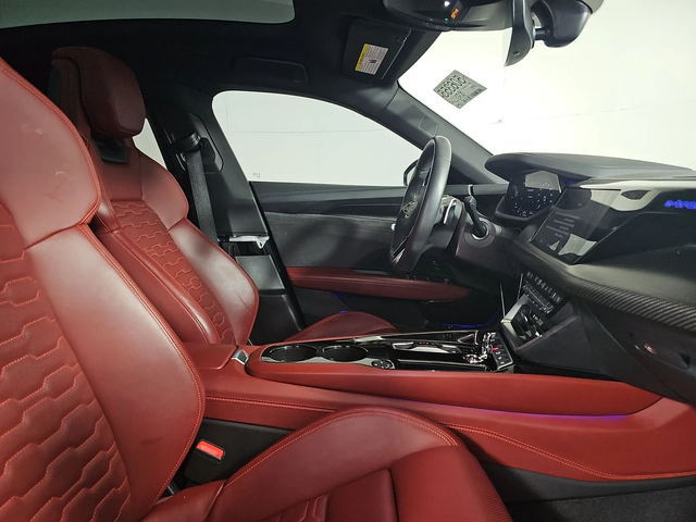 Audi E-Tron GT quattro Prestige - автомобили, коли, обяви за нови и употребявани 6