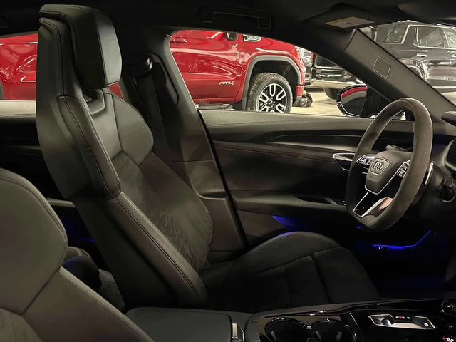 Audi E-Tron GT quattro/BANG & OLUFSEN/ПАНОРАМА - автомобили, коли, обяви за нови и употребявани 12