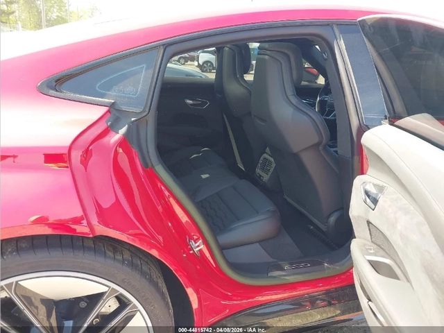 Audi E-Tron GT RS GT QUATTRO - автомобили, коли, обяви за нови и употребявани 11