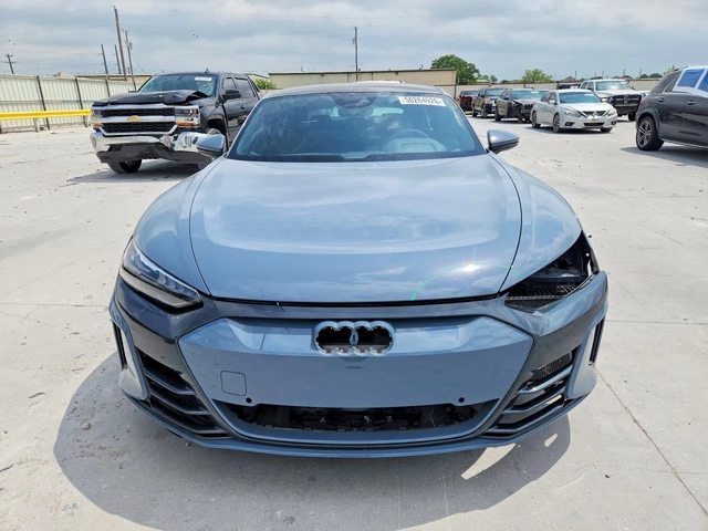 Audi E-Tron GT PREMIUM PLUS QUATTRO - автомобили, коли, обяви за нови и употребявани 1