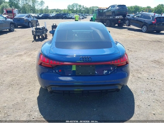 Audi E-Tron GT quattro - автомобили, коли, обяви за нови и употребявани 12