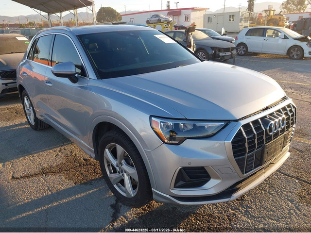 Audi Q3 2.0L I-4 DI, DOHC, VVT, TURBO, 228HP All Wheel Drive - автомобили, коли, обяви за нови и употребявани 0