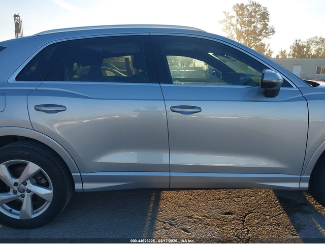 Audi Q3 2.0L I-4 DI, DOHC, VVT, TURBO, 228HP All Wheel Drive - автомобили, коли, обяви за нови и употребявани 12