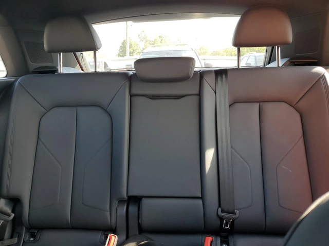 Audi Q3 PREMIUM S LINE 45* АВТОКРЕДИТ - автомобили, коли, обяви за нови и употребявани 9