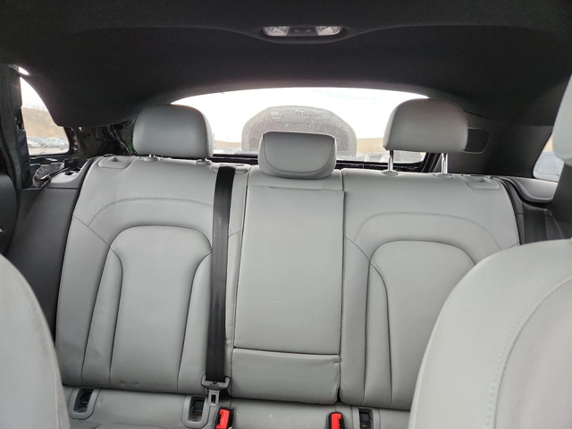 Audi Q3 * PREMIUM* * КОЖЕН САЛОН* - автомобили, коли, обяви за нови и употребявани 9