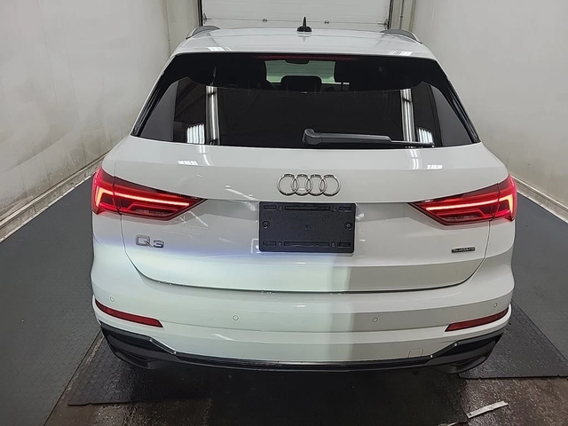 Audi Q3 * S LINE PREMIUM PLUS * CARFAX * ЦЕНА ДО БГ - автомобили, коли, обяви за нови и употребявани 4
