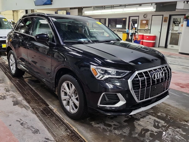 Audi Q3 * KOMFORT * CARFAX * ЦЕНА ДО БГ - автомобили, коли, обяви за нови и употребявани 1