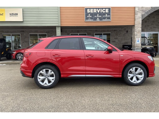 Audi Q3 quattro Komfort 45 TFSI * АвтоКредит* (ЦЕНА ДО БГ) - автомобили, коли, обяви за нови и употребявани 1