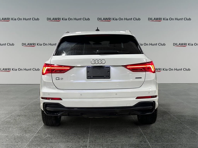 Audi Q3 TFSI* quattro Technik* АвтоКредит* (ЦЕНА ДО БГ) - автомобили, коли, обяви за нови и употребявани 3