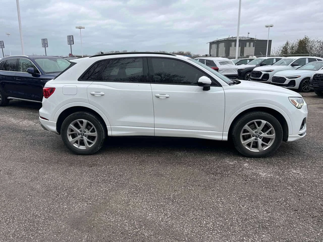Audi Q3 * Komfort * ПОДГРЕВИ* ДВА КЛЮЧА* KEYLESS* - автомобили, коли, обяви за нови и употребявани 2