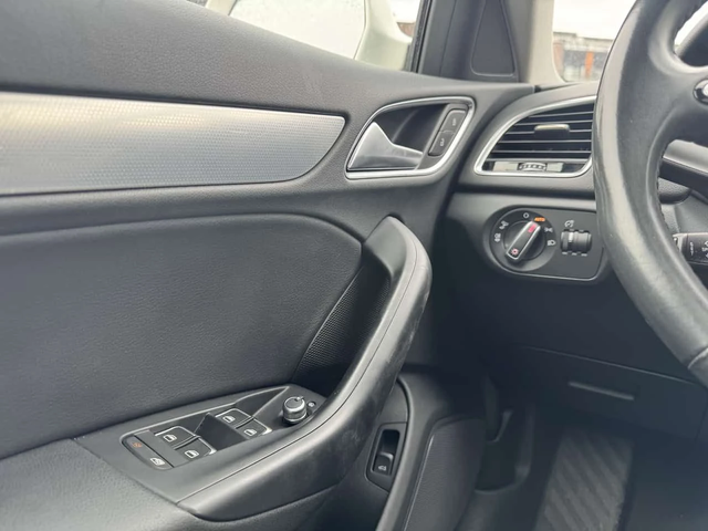 Audi Q3 * Progressiv * CARFAX * - автомобили, коли, обяви за нови и употребявани 10