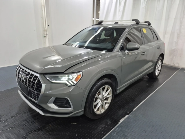 Audi Q3 KOMFORT | ПАНОРАМА | ЗАДНА КАМЕРА | KEYLESS | - автомобили, коли, обяви за нови и употребявани 0