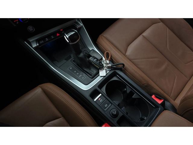 Audi Q3 35 TDI Premium - автомобили, коли, обяви за нови и употребявани 6
