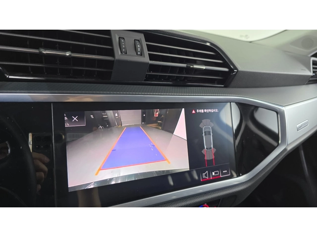 Audi Q3 Sportback 5 TDI Sportback | S line | Адаптивен круиз| Панора - автомобили, коли, обяви за нови и употребявани 13