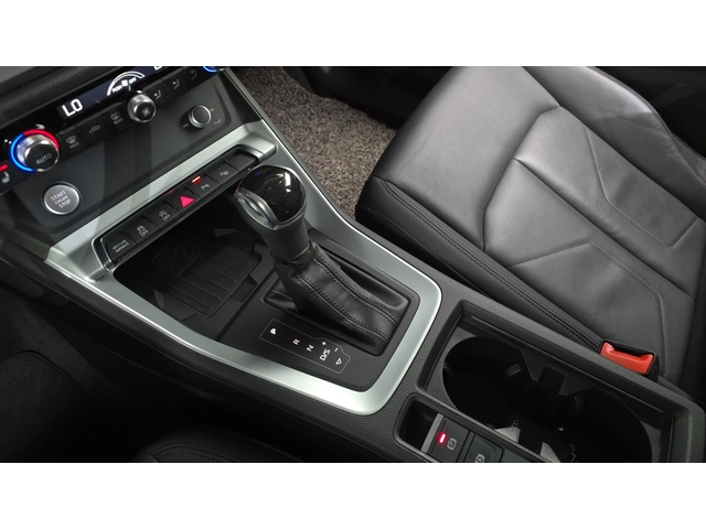 Audi Q3 Sportback 5 TDI Sportback | S line | Адаптивен круиз| Панора - автомобили, коли, обяви за нови и употребявани 7