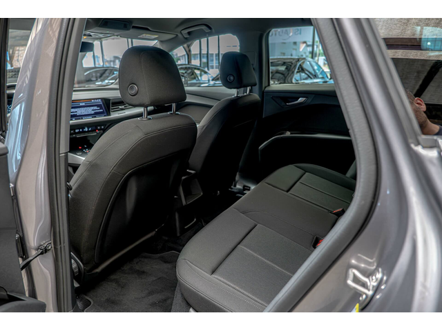 Audi Q4 35/E-Tron/Comfort Packet/MMI Touch/Pre Sense/Isofix/E-Sound/PDC - автомобили, коли, обяви за нови и употребявани 8