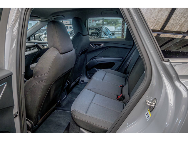Audi Q4 35/E-Tron/Distronic/Lane Assist/Pre Sense/Isofix/E-Sound/PDC - автомобили, коли, обяви за нови и употребявани 7