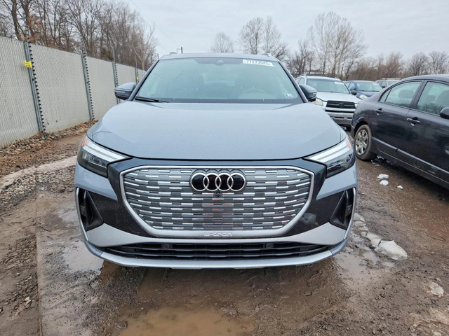 Audi Q4 E-TRON PREMIUM - автомобили, коли, обяви за нови и употребявани 1