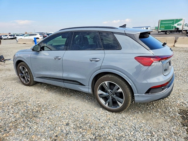 Audi Q4 Premium Plus - автомобили, коли, обяви за нови и употребявани 1