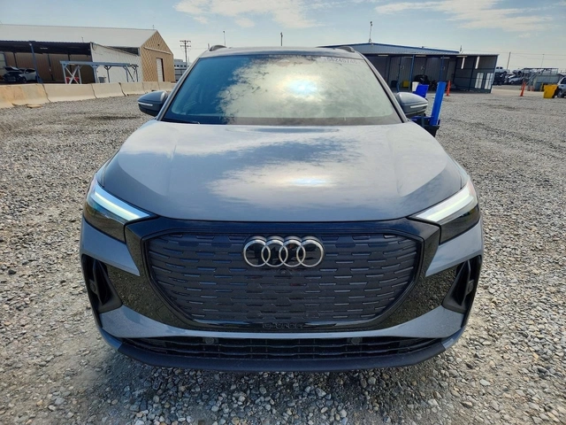Audi Q4 Premium Plus - автомобили, коли, обяви за нови и употребявани 4