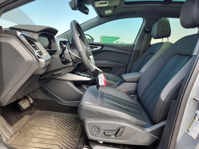 Audi Q4 Premium Plus - автомобили, коли, обяви за нови и употребявани 6