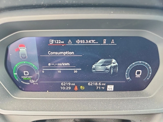 Audi Q4 Premium Plus - автомобили, коли, обяви за нови и употребявани 8