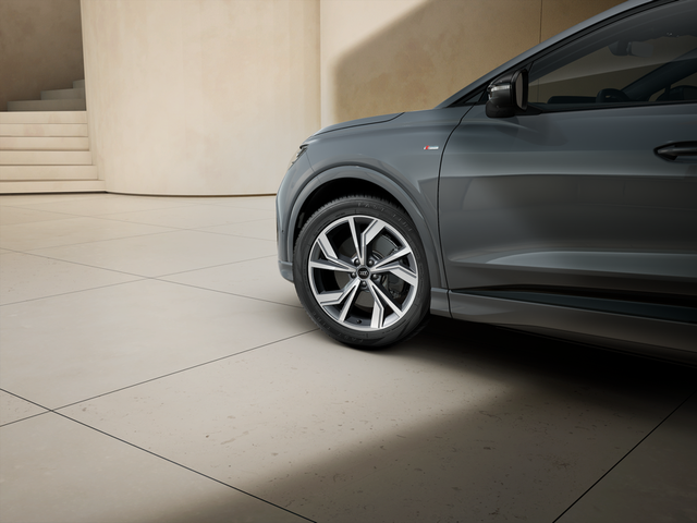 Audi Audi Audi Q4 e-tron 220 kW quattro - автомобили, коли, обяви за нови и употребявани 8