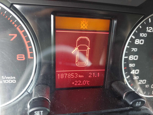 Audi Q5 2, 0i 180ps 4x4 OFFROAD - автомобили, коли, обяви за нови и употребявани 9