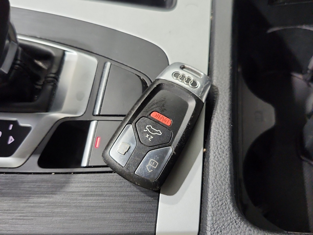 Audi Q5 2L 4cyl AWD - автомобили, коли, обяви за нови и употребявани 7