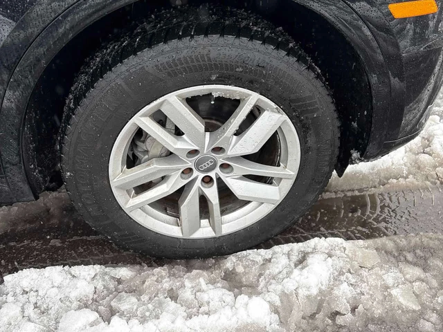 Audi Q5 Komfort| ПОДГРЕВИ| БЕЗ УДАРИ| CARFAX - автомобили, коли, обяви за нови и употребявани 5