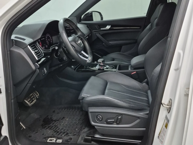 Audi Q5 Progressiv * Keyless * CARFAX * АВТО КРЕДИТ * - автомобили, коли, обяви за нови и употребявани 7