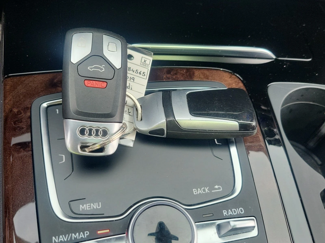 Audi Q7 PRESTIGE* FULL MAX* DISTRO* MATRIX* PANO* ОБДУХ* 3 - автомобили, коли, обяви за нови и употребявани 8