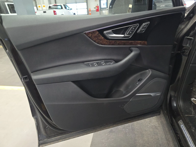 Audi Q7 Prestige - автомобили, коли, обяви за нови и употребявани 12