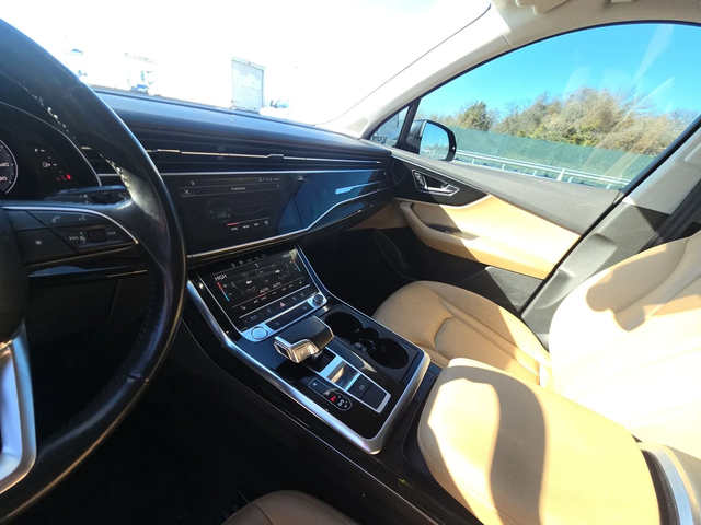 Audi Q7 Premium Plus 55 TFSI - автомобили, коли, обяви за нови и употребявани 12