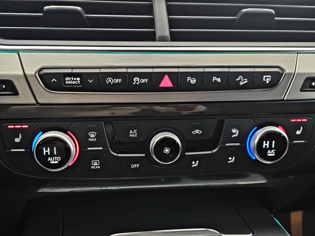 Audi Q7 ! S-LINE/DISTR/360CAM/BOSE/AIR/ПОДГР/CAR PLAY/LIZ - автомобили, коли, обяви за нови и употребявани 10