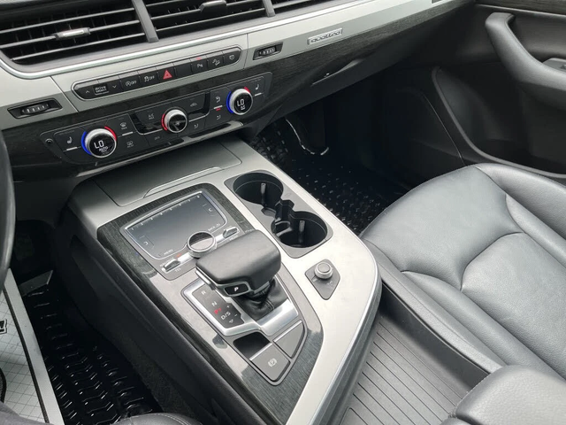 Audi Q7 Quattro* Komfort* АвтоКредит* (ЦЕНА ДО БГ) - автомобили, коли, обяви за нови и употребявани 13