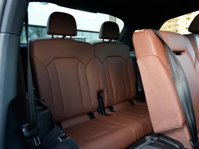 Audi Q7 Komfort* 45TFSI* АвтоКредит* (ЦЕНА ДО БГ) - автомобили, коли, обяви за нови и употребявани 10