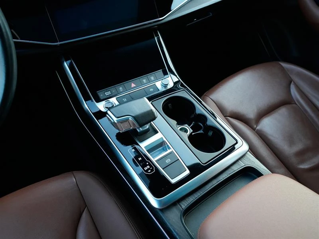 Audi Q7 Komfort* 45TFSI* АвтоКредит* (ЦЕНА ДО БГ) - автомобили, коли, обяви за нови и употребявани 14