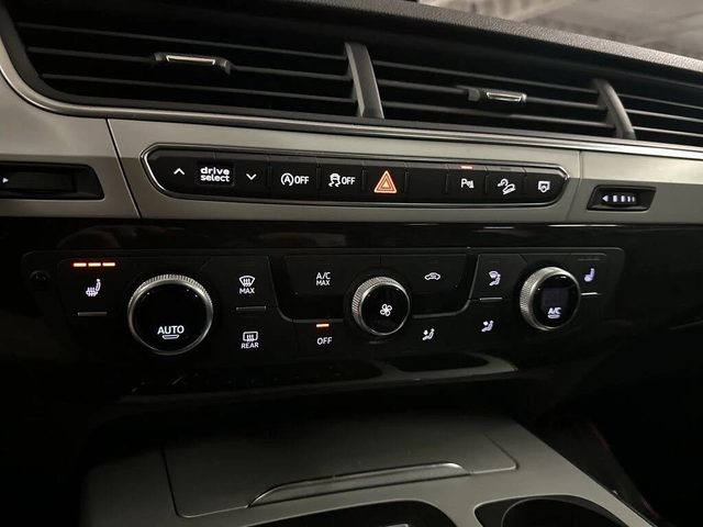 Audi Q7 2.0 TFSI* Komfort* АвтоКредит* (ЦЕНА ДО БГ) - автомобили, коли, обяви за нови и употребявани 13