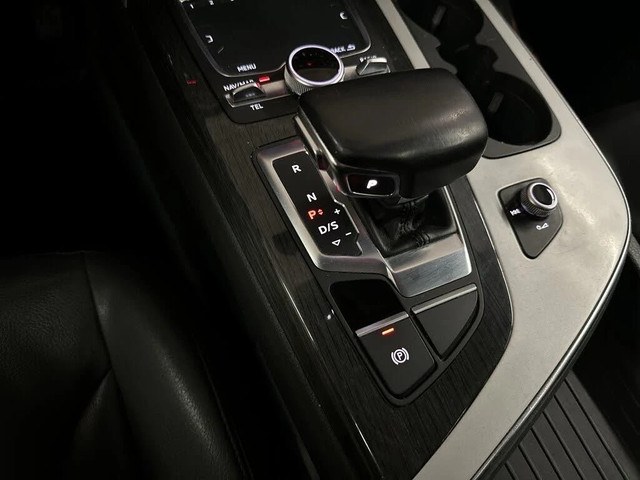 Audi Q7 2.0 TFSI* Komfort* АвтоКредит* (ЦЕНА ДО БГ) - автомобили, коли, обяви за нови и употребявани 15