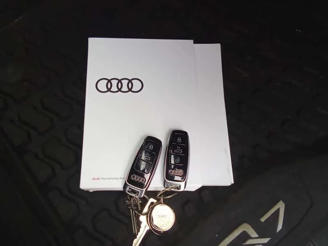Audi Q7 PROGRESSIV * 2 КЛЮЧА* ПОДГРЕВ* 360* ПАНОРАМА* - автомобили, коли, обяви за нови и употребявани 8
