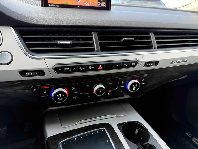 Audi Q7 55 TFSI quattro | PANO | PODGREVI| - автомобили, коли, обяви за нови и употребявани 11